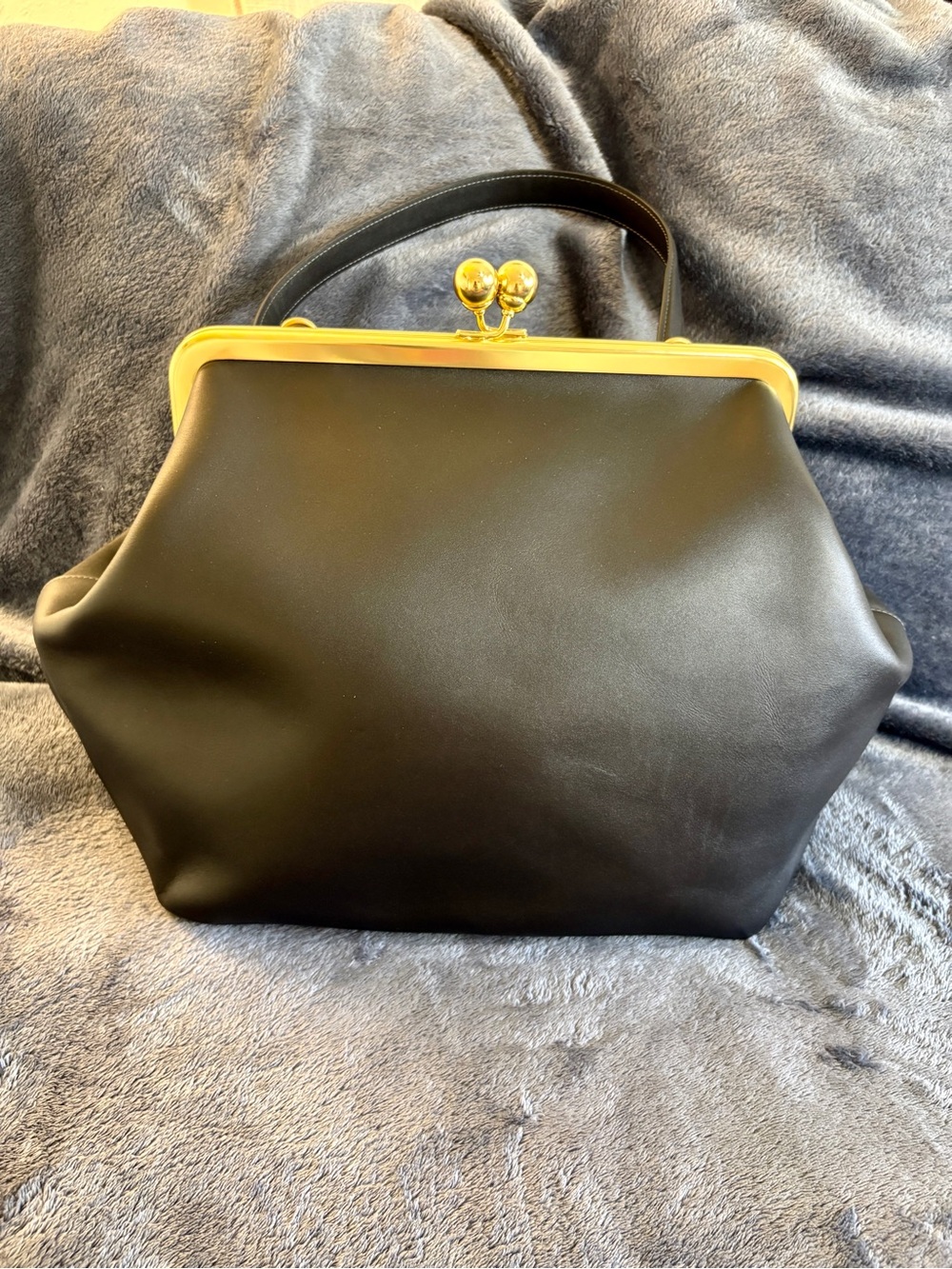 Coach Kisslock Frame bag 27  Black Shoulder Bag with Gold Frame